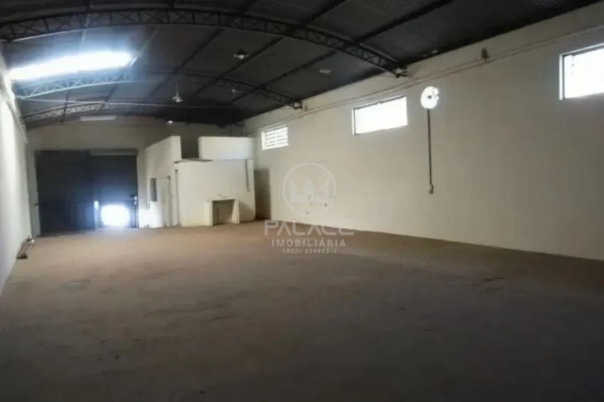 Barracão disponivel para locação