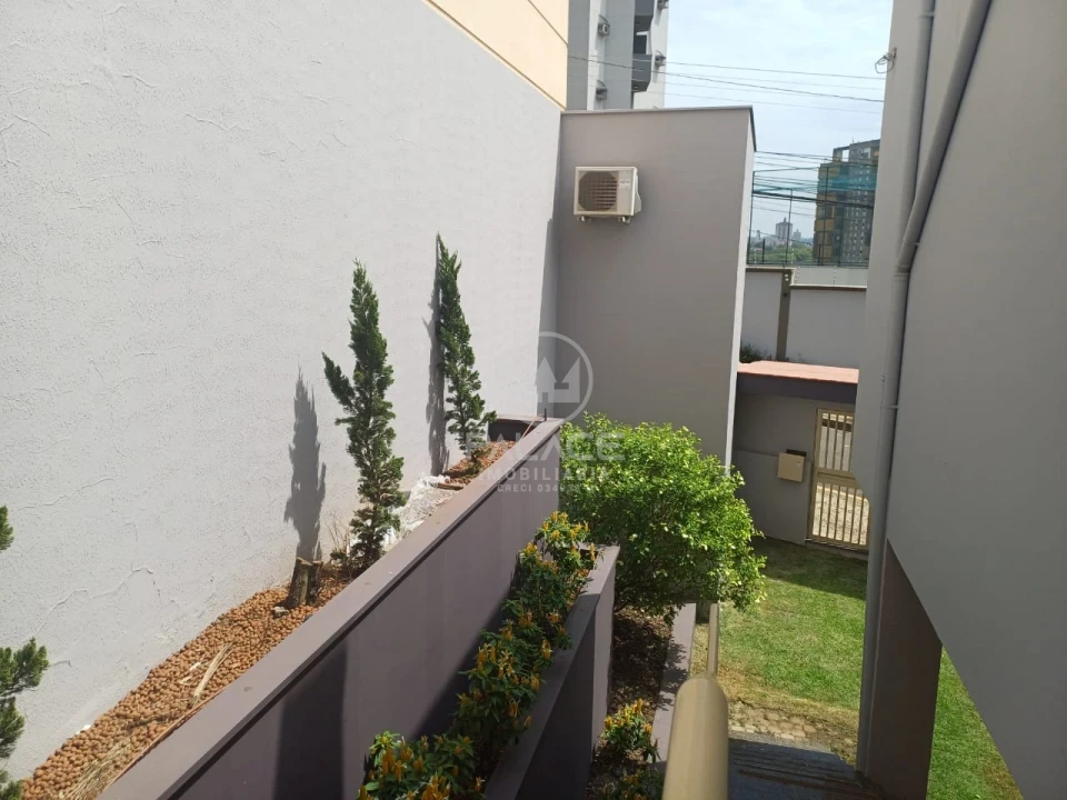 CASA A VENDA NO BAIRRO CASTELINHO