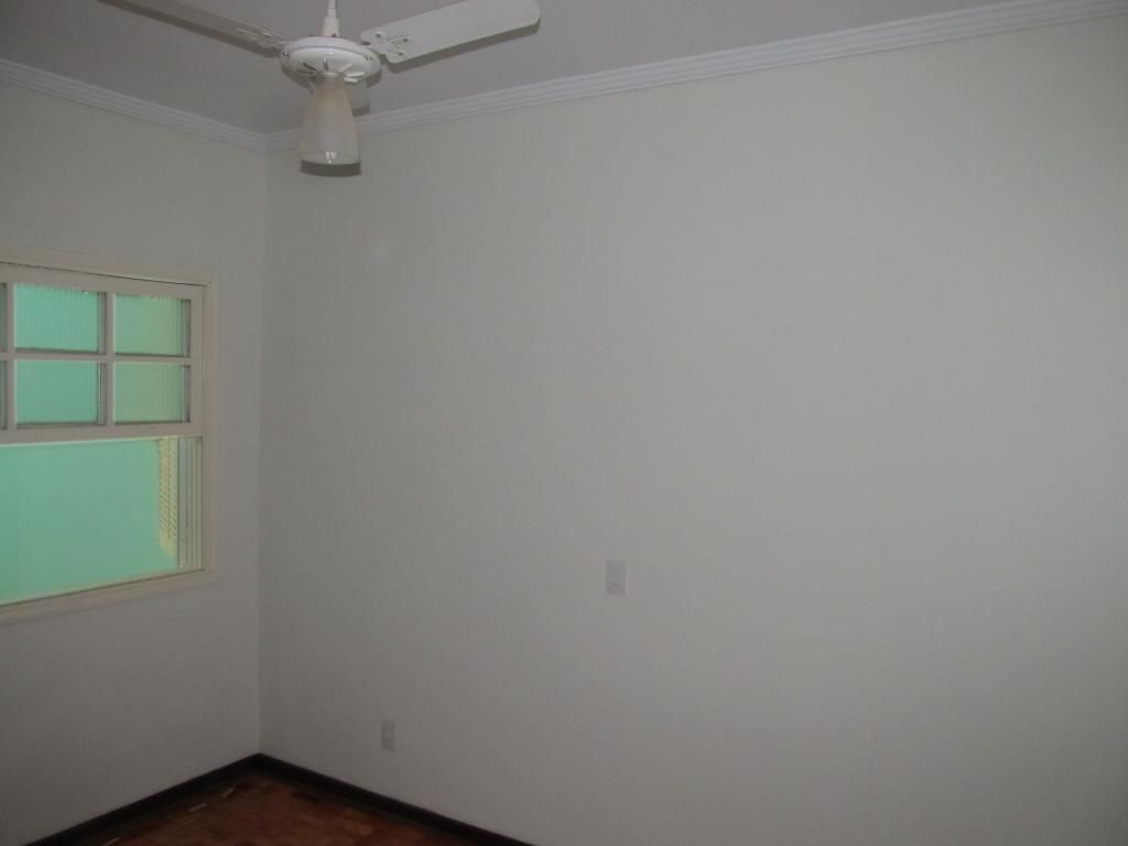 Casa para locação  / 3 quartos / Piracicamirim
