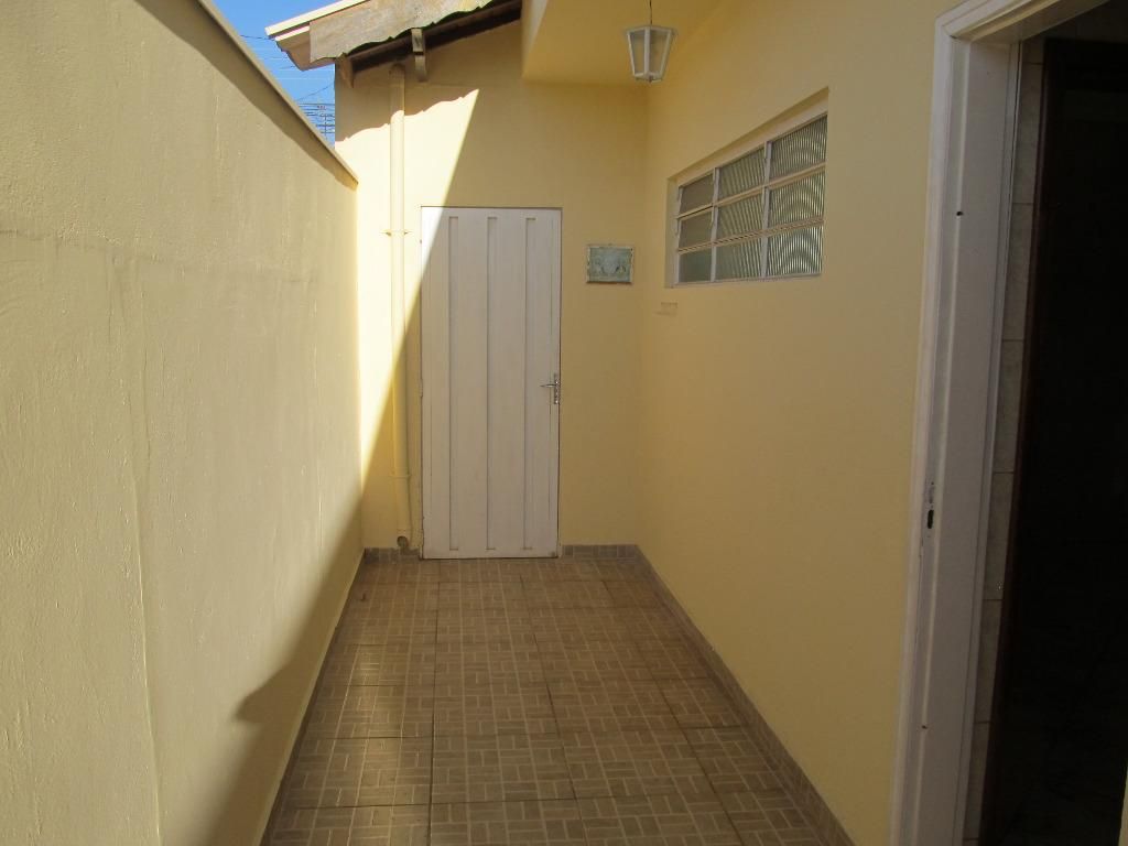 Casa para locação  / 3 quartos / Piracicamirim