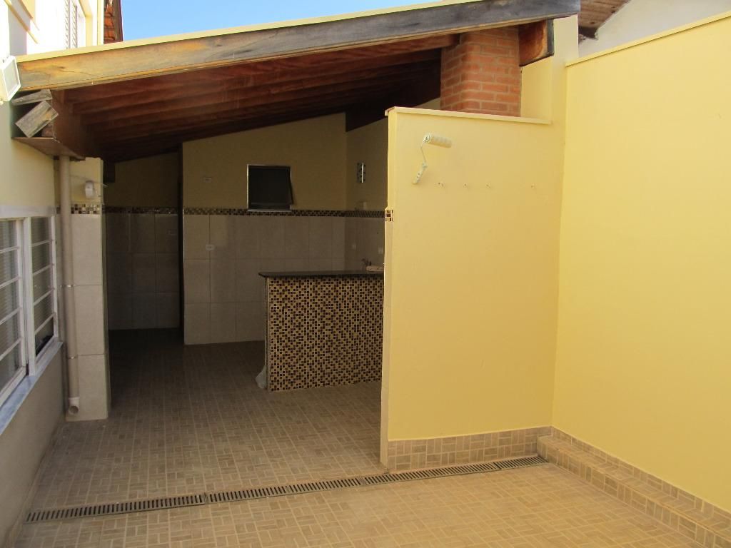 Casa para locação  / 3 quartos / Piracicamirim