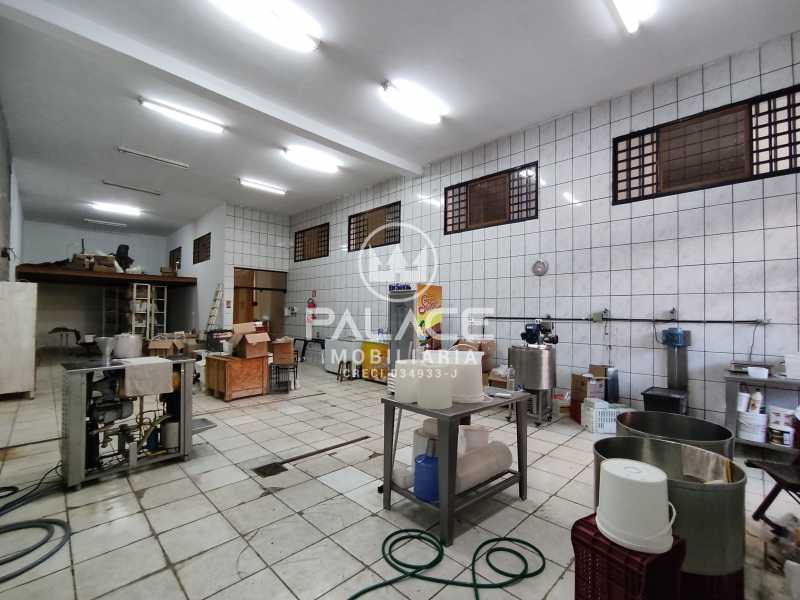 Imagens do imóveis Barracão :  / Comercial / Paulicéia