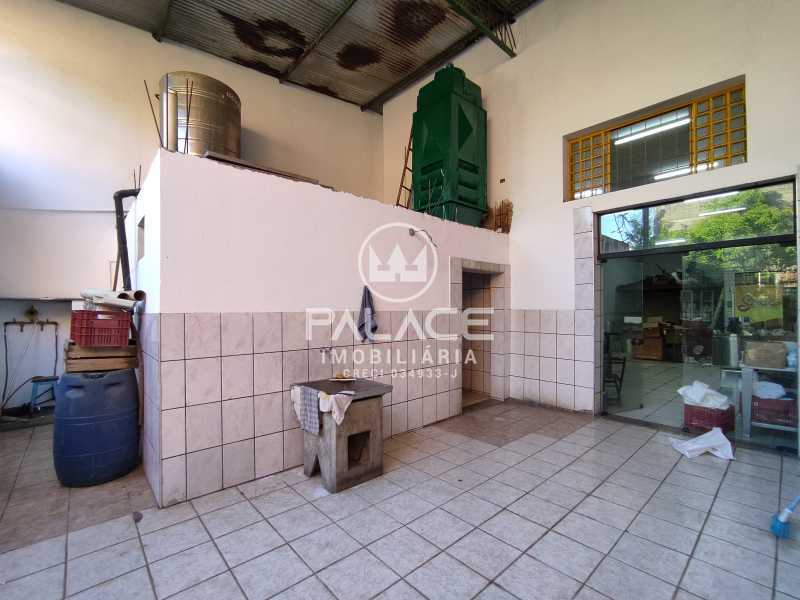 Imagens do imóveis Barracão :  / Comercial / Paulicéia