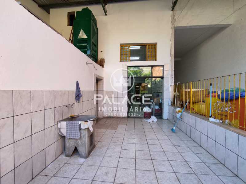 Imagens do imóveis Barracão :  / Comercial / Paulicéia