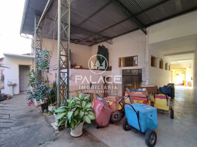 Imagens do imóveis Barracão :  / Comercial / Paulicéia