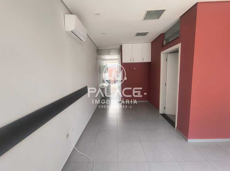 Imagens do imóveis Salão :  / Comercial / Centro