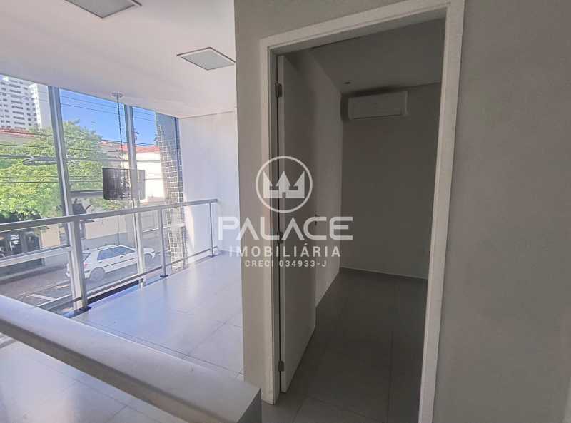 Imagens do imóveis Salão :  / Comercial / Centro