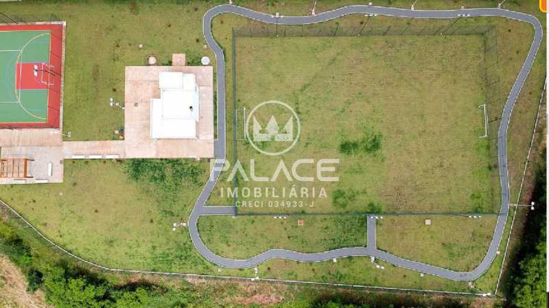 Imagens do imóveis terreno no condomínio soleil