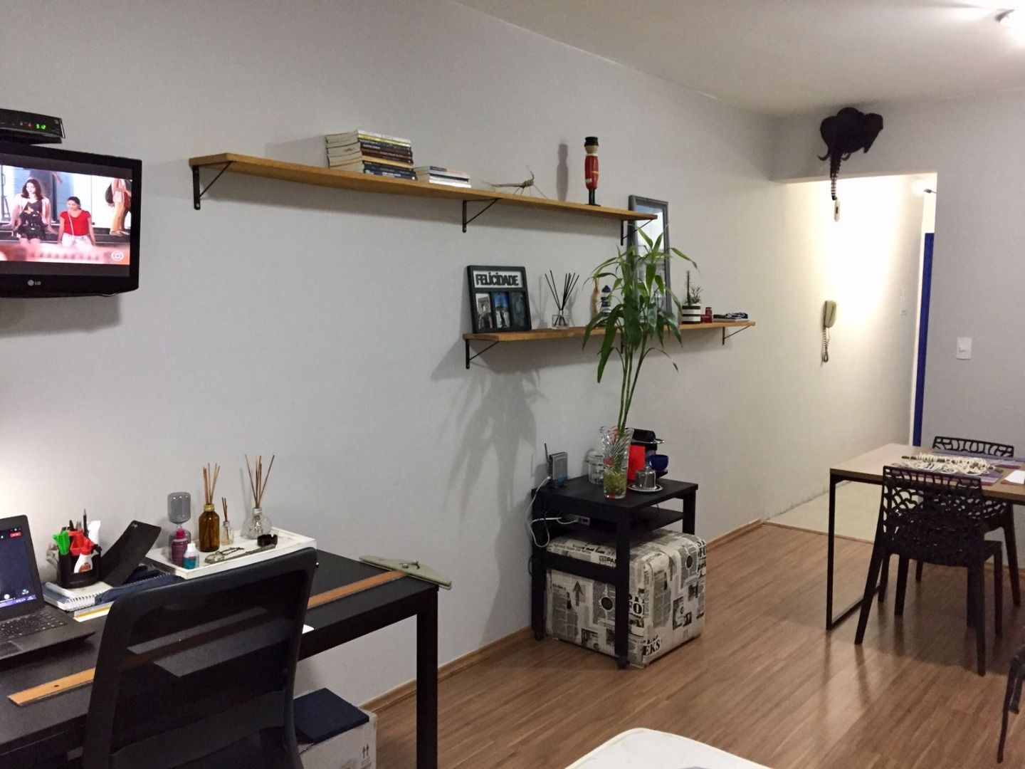 Linda Kitnet mobiliada em ótima localização - Centro - Piracicaba-SP