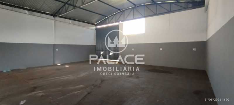 Imagens do imóveis Barracão :  / Comercial / Paulicéia