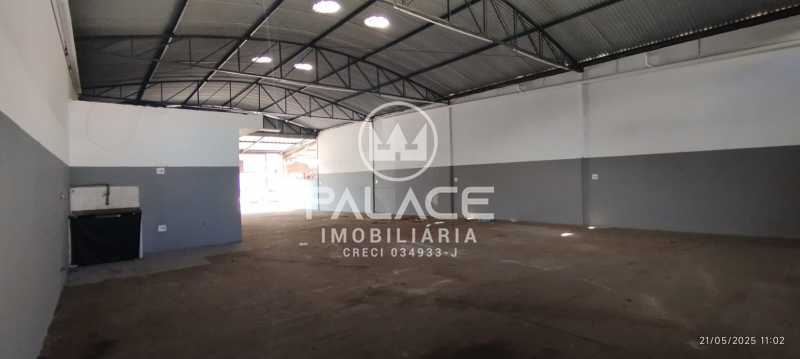 Imagens do imóveis Barracão :  / Comercial / Paulicéia