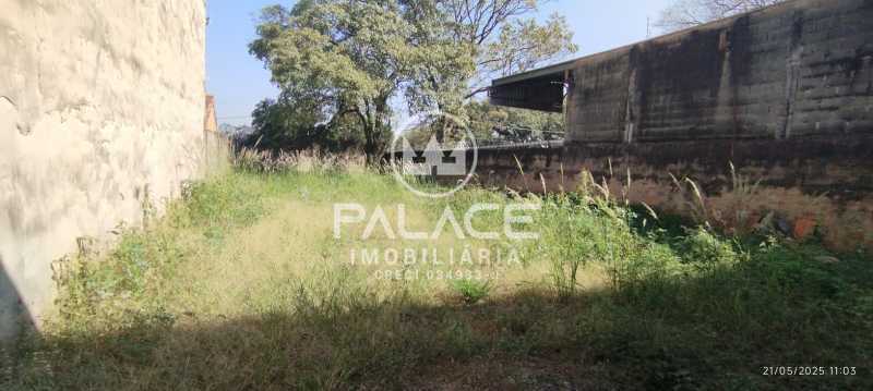 Imagens do imóveis Barracão :  / Comercial / Paulicéia