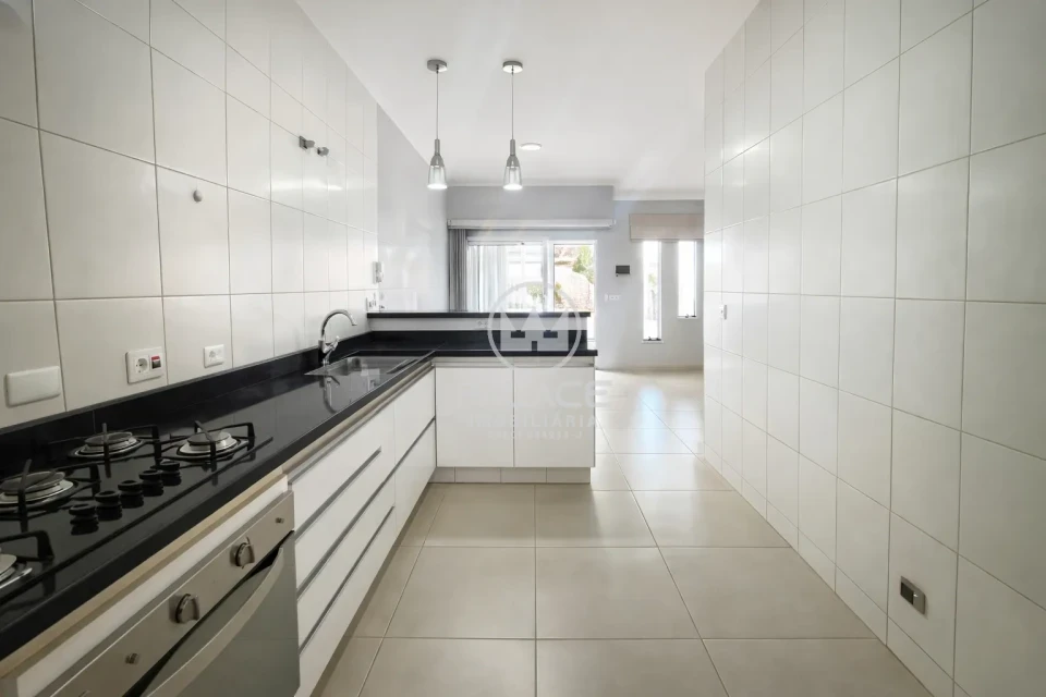 Sobrado com fino acabamento a venda no bairro Pompéia, Piracicaba, SP.