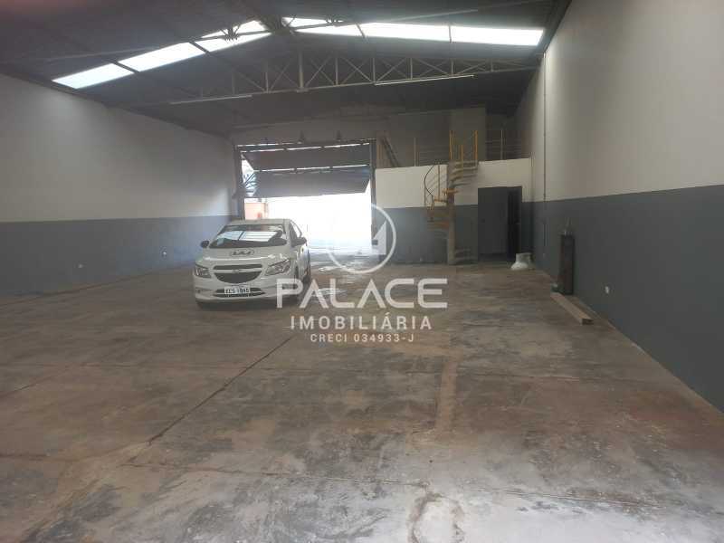 Imagens do imóveis Barracão :  / Comercial / Paulista