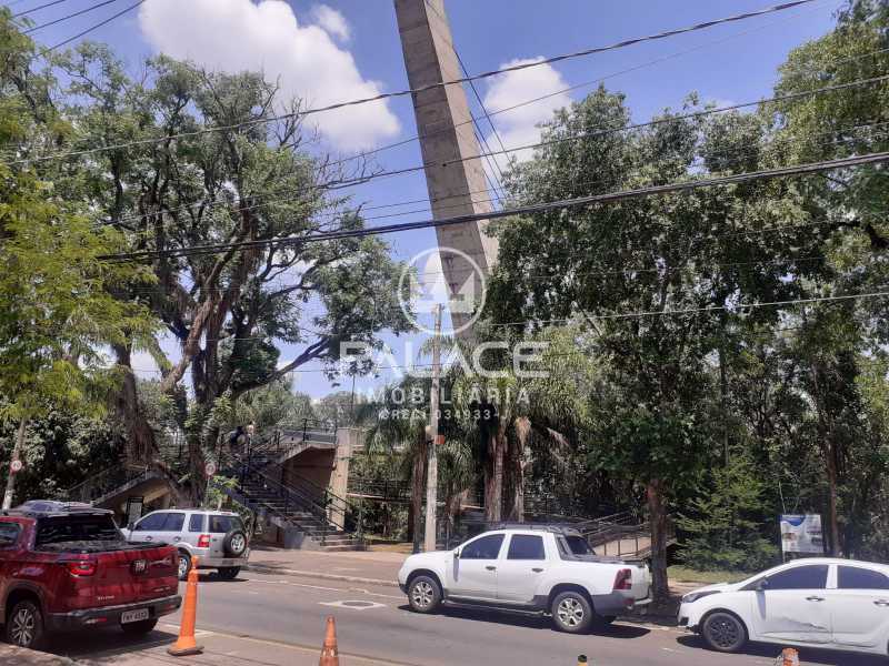 Casa de rua :  / Residencial / Centro