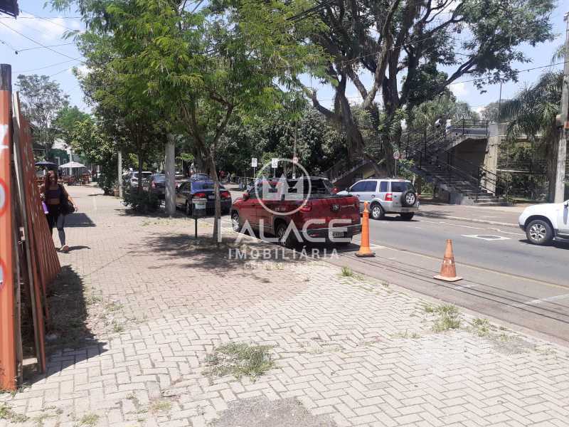 Casa de rua :  / Residencial / Centro