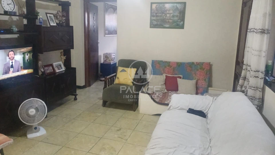 Sobrado localizado na avenida São José, próximo a Esalq