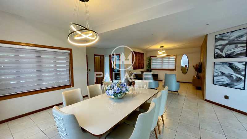 Imagens do imóveis Casa de rua :  / Residencial / Centro