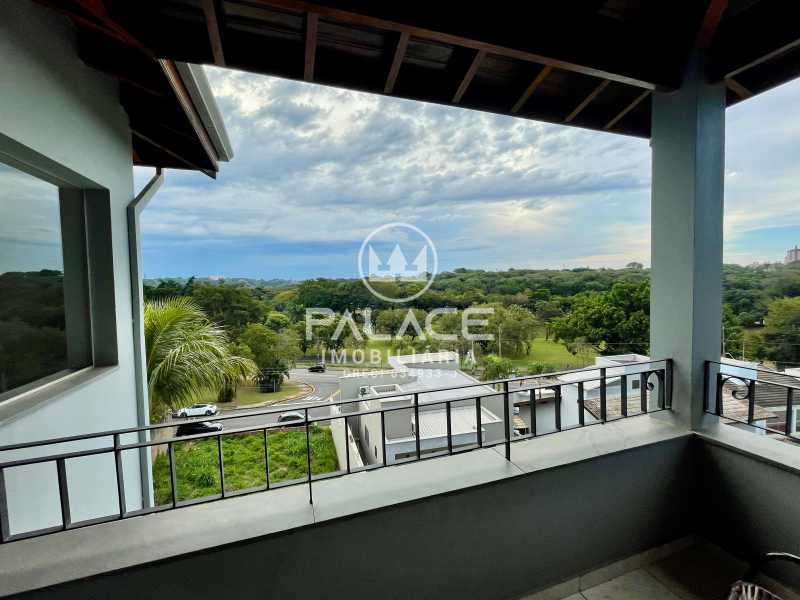 Imagens do imóveis Casa de rua :  / Residencial / Centro