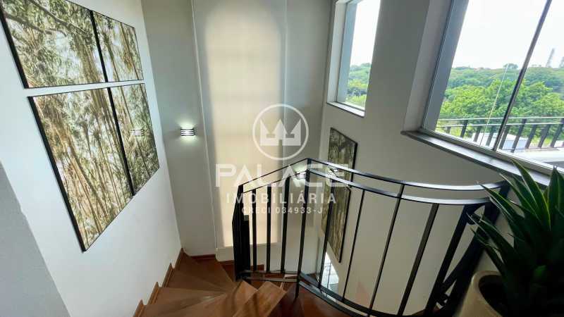 Imagens do imóveis Casa de rua :  / Residencial / Centro