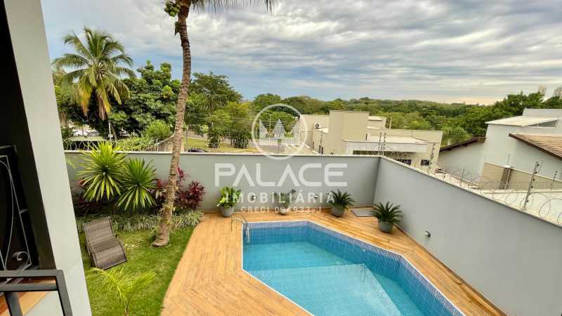 Imagens do imóveis Casa de rua :  / Residencial / Centro