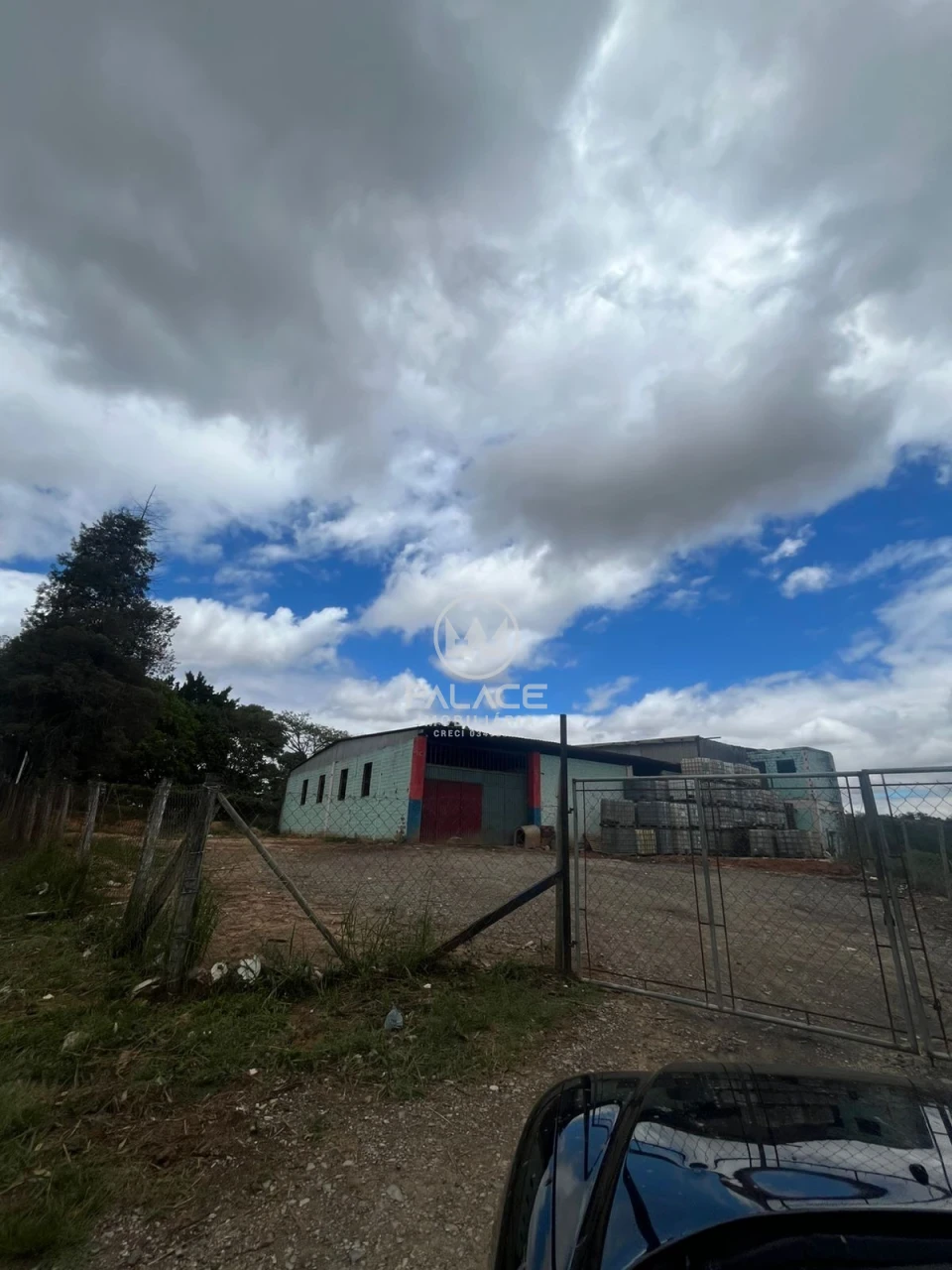 BARRACAO / LOCACAO / 600m² area util / 3000m² terreno / MOMBUCA