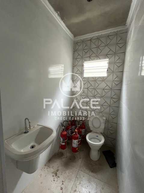 Imagens do imóveis Barracão :  / Comercial / Santa Terezinha