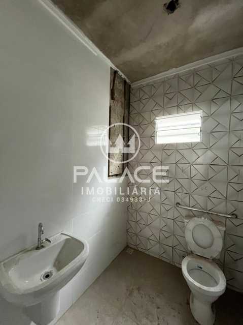 Imagens do imóveis Barracão :  / Comercial / Santa Terezinha