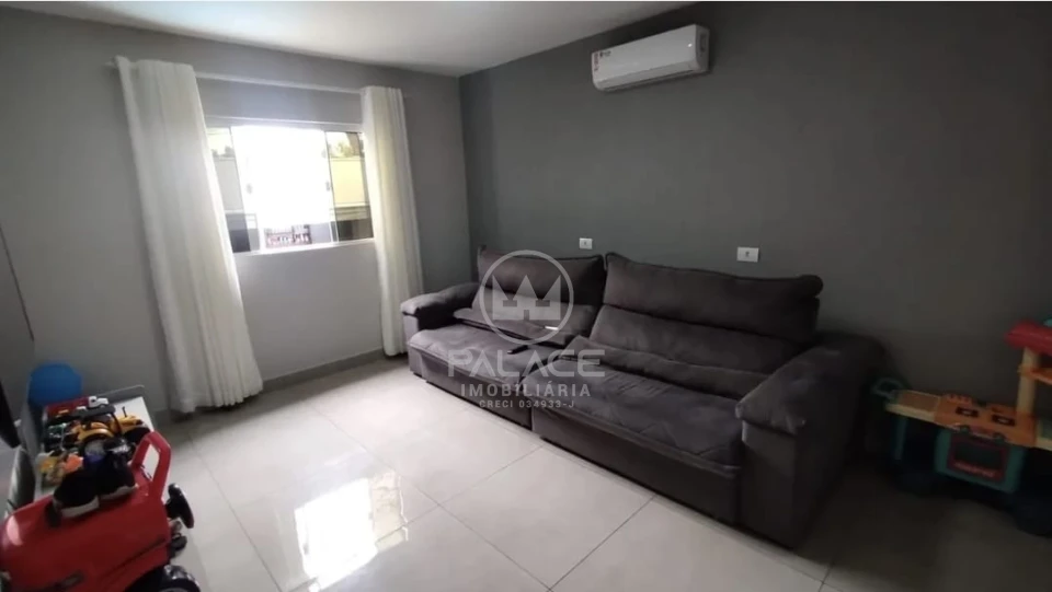 Casa com piscina a venda no bairro Vila Sônia, Piracicaba, SP.