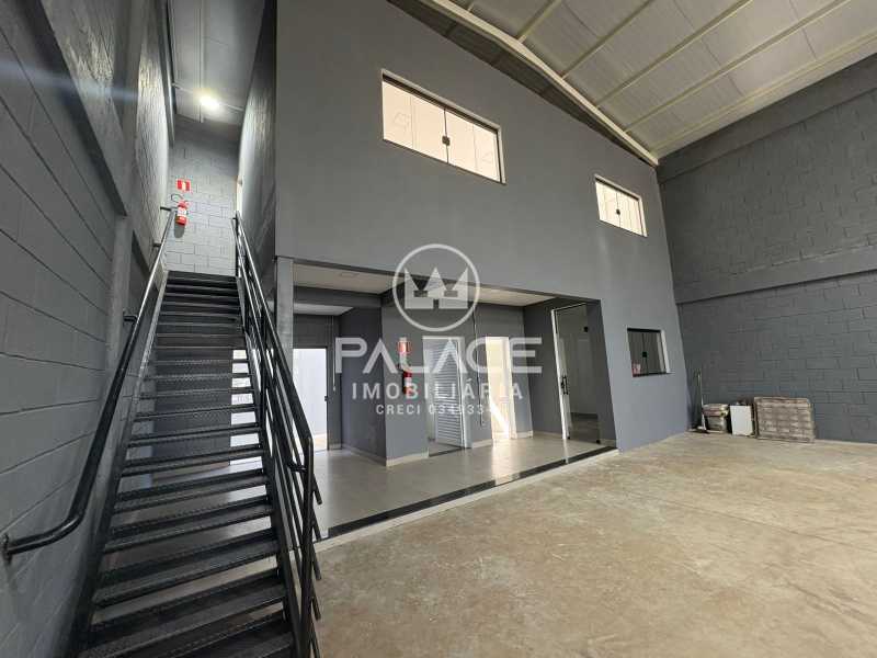 Imagens do imóveis Barracão :  / Comercial / Morumbi