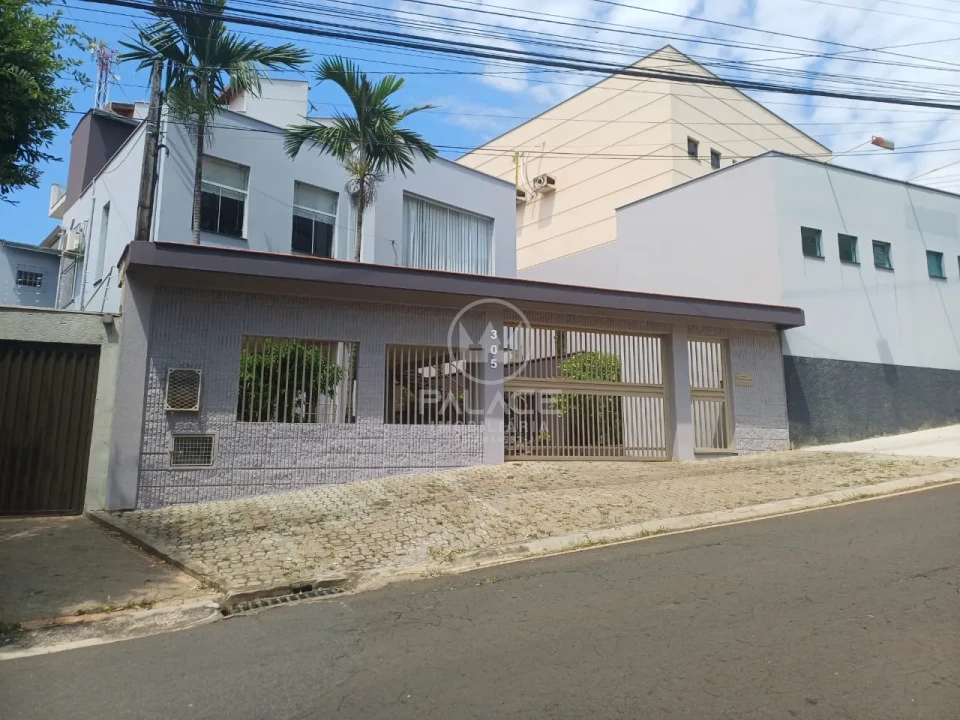 CASA A VENDA NO BAIRRO CASTELINHO
