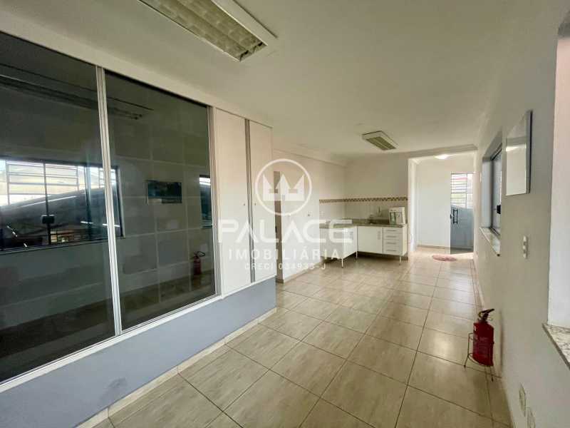 Imagens do imóveis Barracão :  / Comercial / Jardim Caxambu