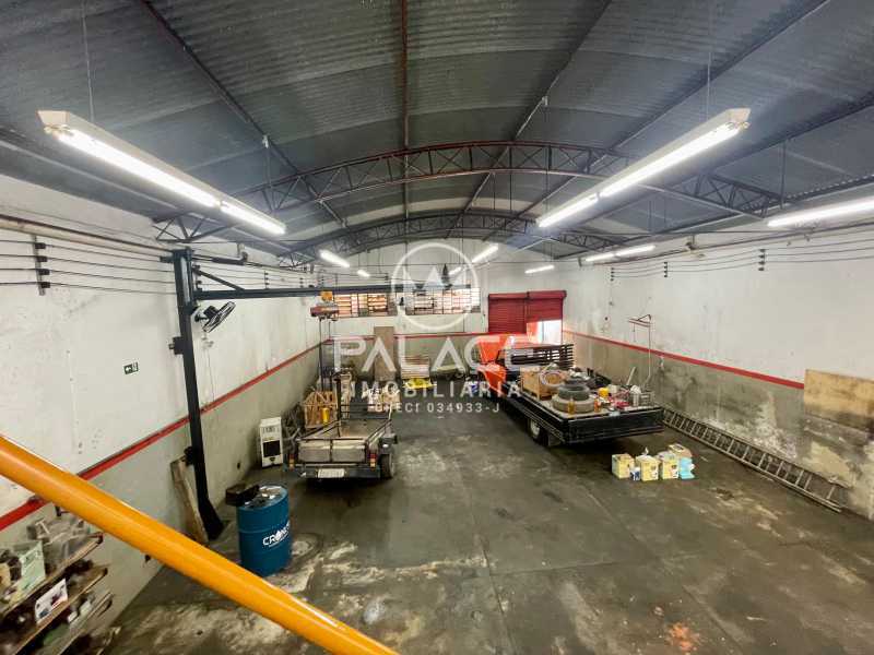 Imagens do imóveis Barracão :  / Comercial / Jardim Caxambu