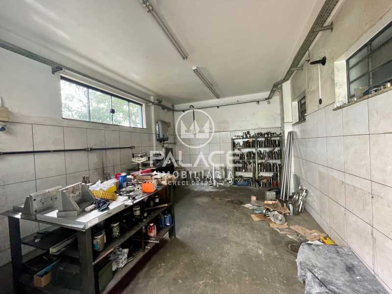 Imagens do imóveis Barracão :  / Comercial / Jardim Caxambu