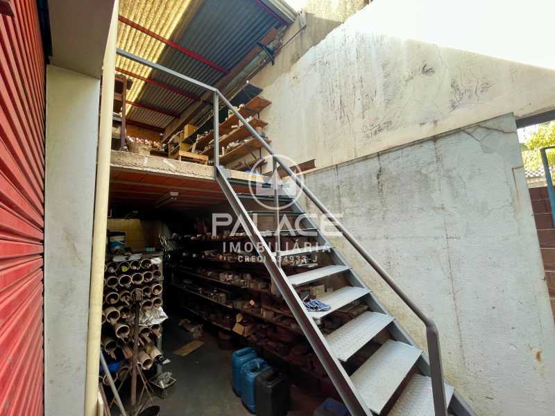 Imagens do imóveis Barracão :  / Comercial / Jardim Caxambu