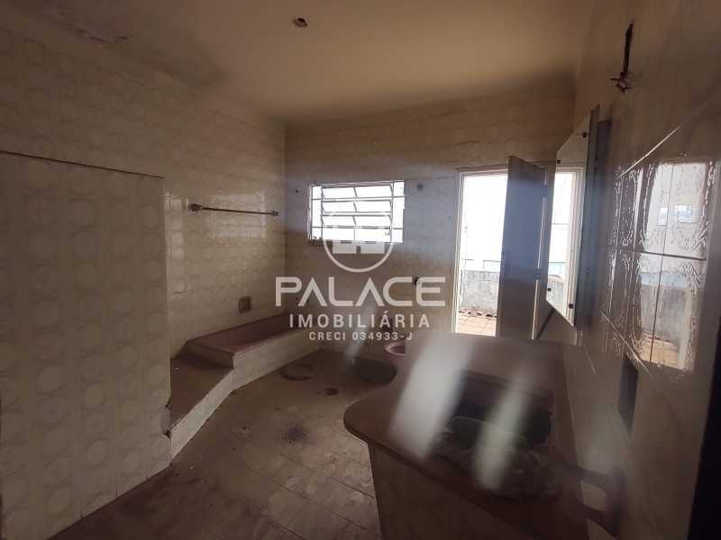 Imagens do imóveis Casa de rua : Sobrado / Residencial / Centro