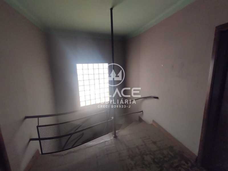 Imagens do imóveis Casa de rua : Sobrado / Residencial / Centro