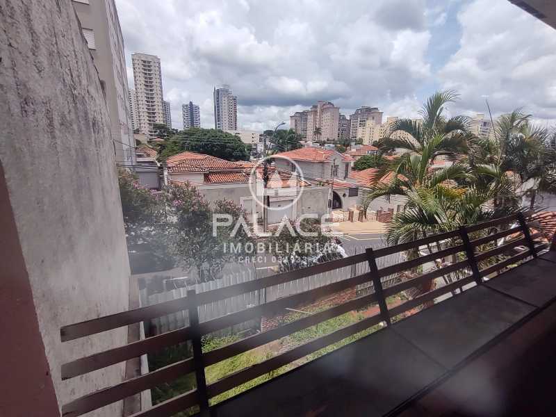 Imagens do imóveis Casa de rua : Sobrado / Residencial / Centro