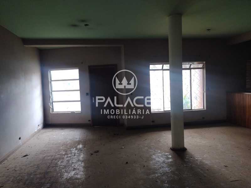 Imagens do imóveis Casa de rua : Sobrado / Residencial / Centro