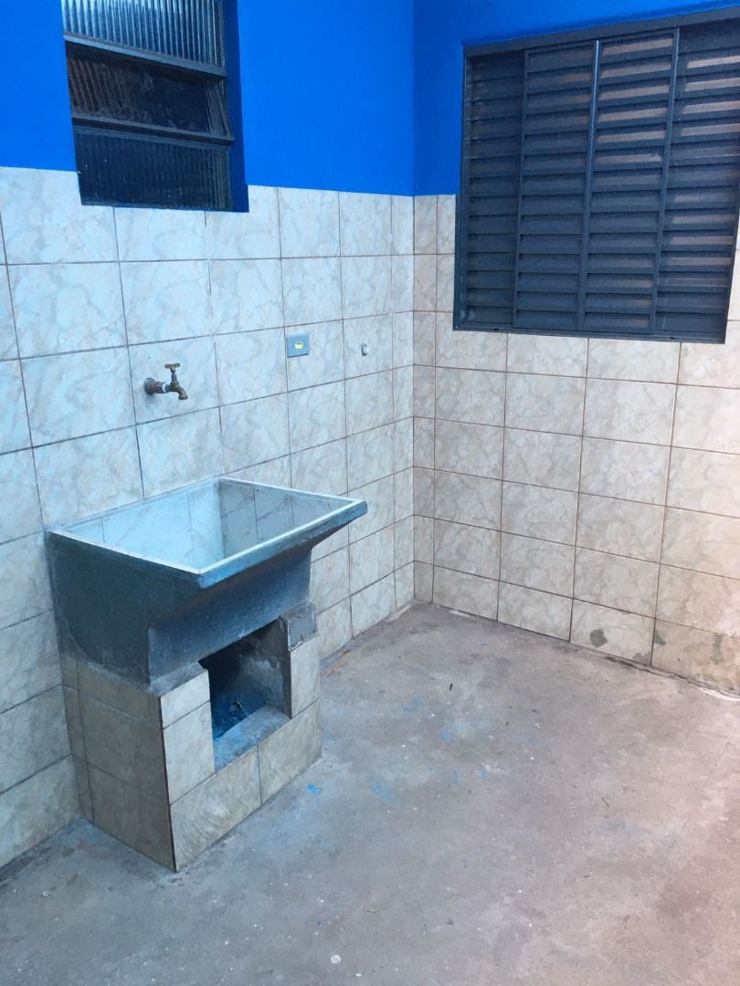 Casa com 2 dormitórios para alugar, 80 m²  - Matão - Piracicaba-SP
