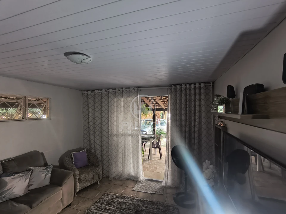 Casa  de esquina excelente á venda na Balbo