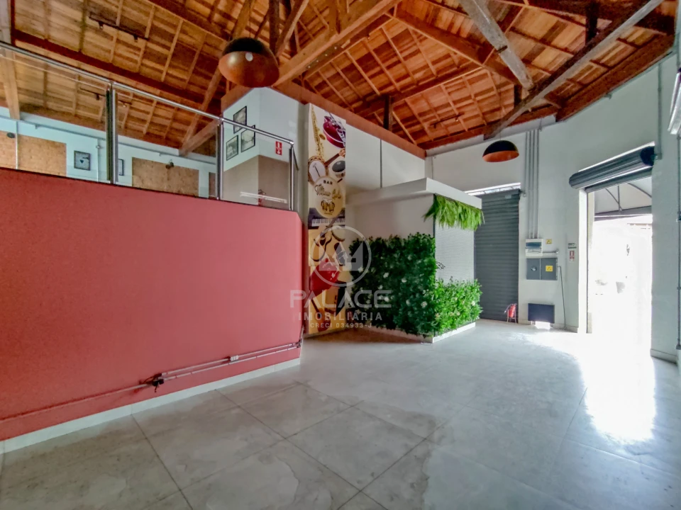 Salão Comercial Esquina Para Alugar, Rua do Porto, Centro Piracicaba