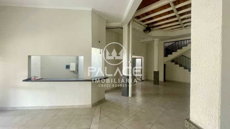 Imagens do imóveis Barracão :  / Comercial / Vila Industrial