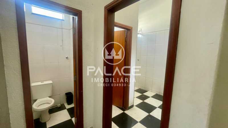 Imagens do imóveis Barracão :  / Comercial / Vila Industrial