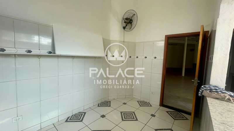 Imagens do imóveis Barracão :  / Comercial / Vila Industrial