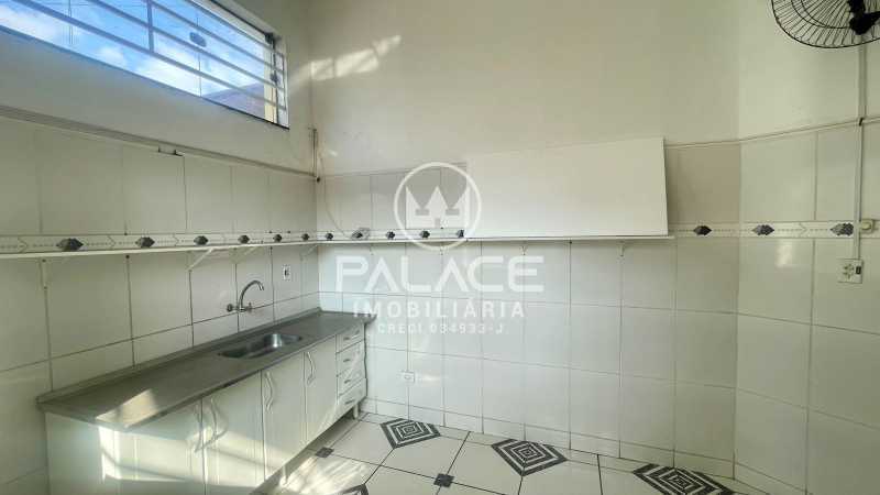 Imagens do imóveis Barracão :  / Comercial / Vila Industrial