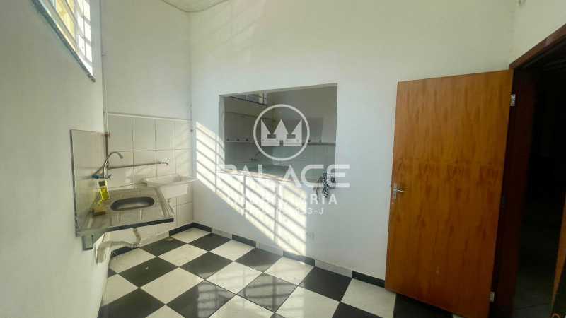 Imagens do imóveis Barracão :  / Comercial / Vila Industrial