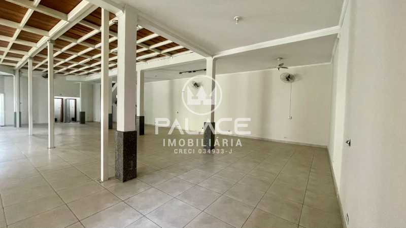 Imagens do imóveis Barracão :  / Comercial / Vila Industrial