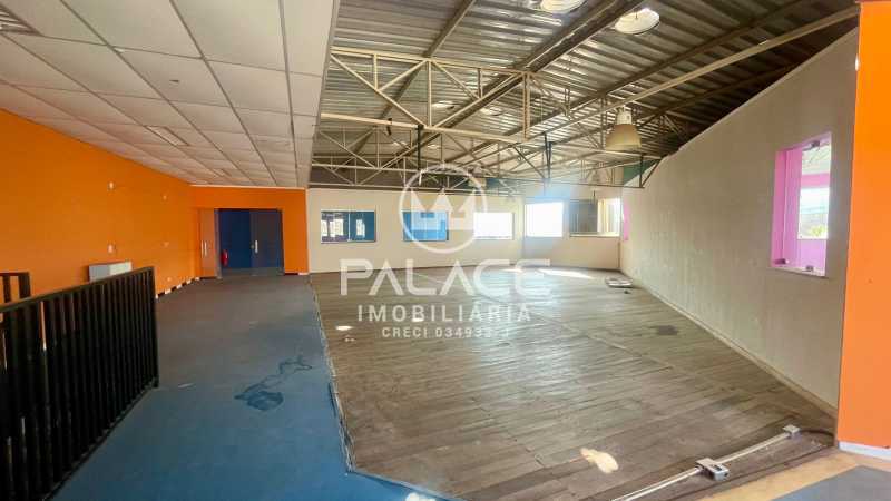 Imagens do imóveis Barracão :  / Comercial / Vila Industrial