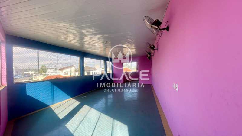 Imagens do imóveis Barracão :  / Comercial / Vila Industrial